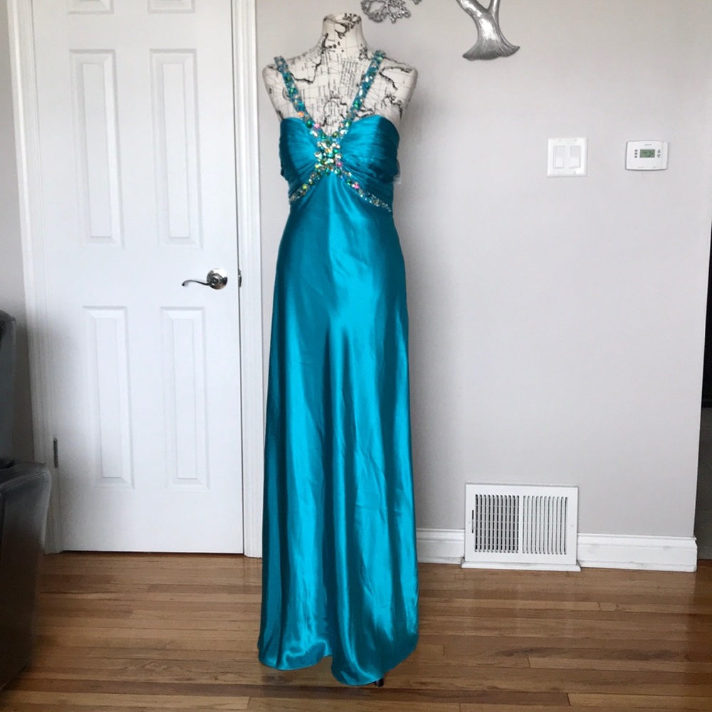 NWOT Embellish Crystal Vibrant Satin Formal Prom Evening gown cutout dress XL